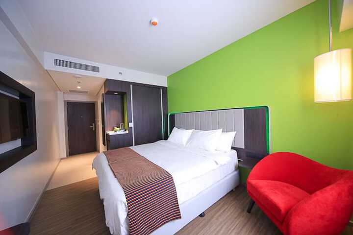 Room 12 of 97