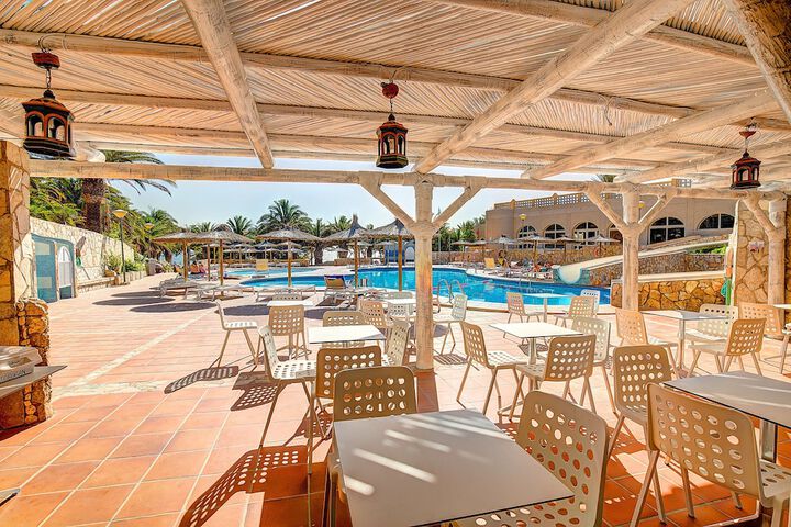 Hotel with Pool