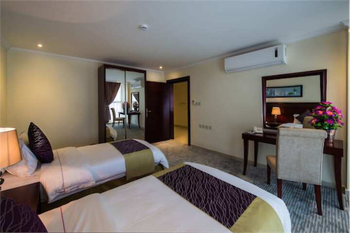 Room 11 of 28