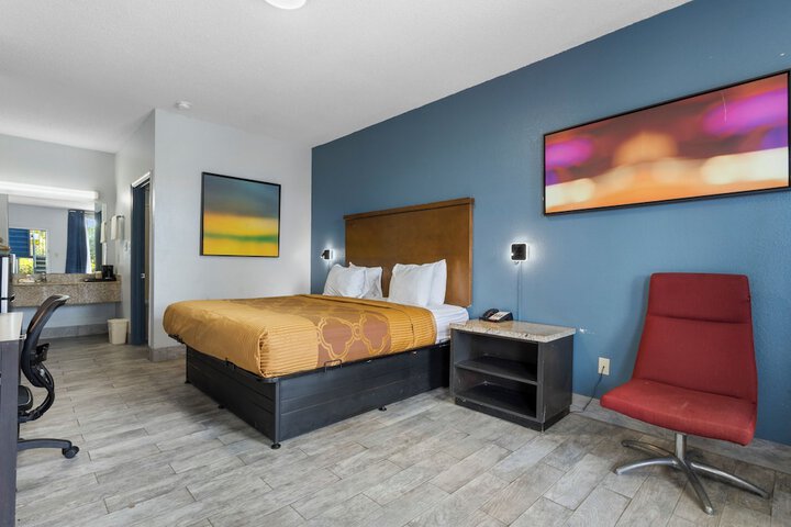 Room 17 of 26