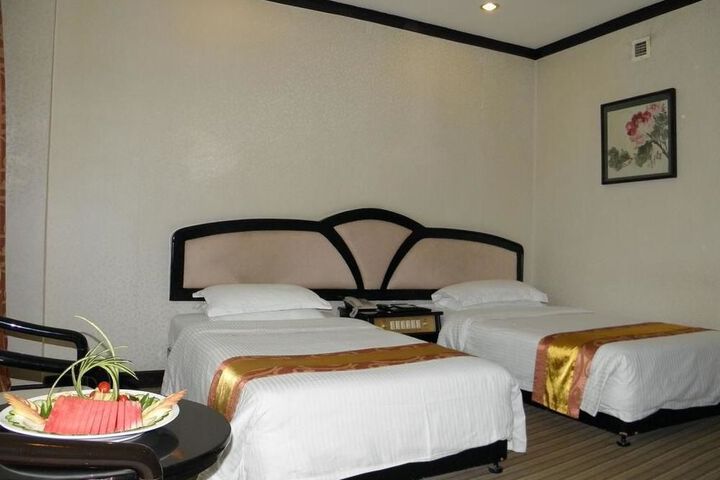 Room 12 of 22