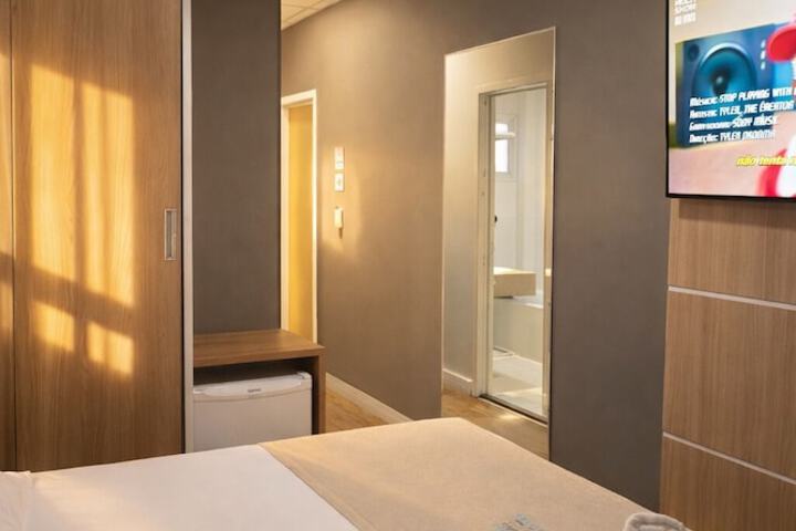 Room 5 of 46