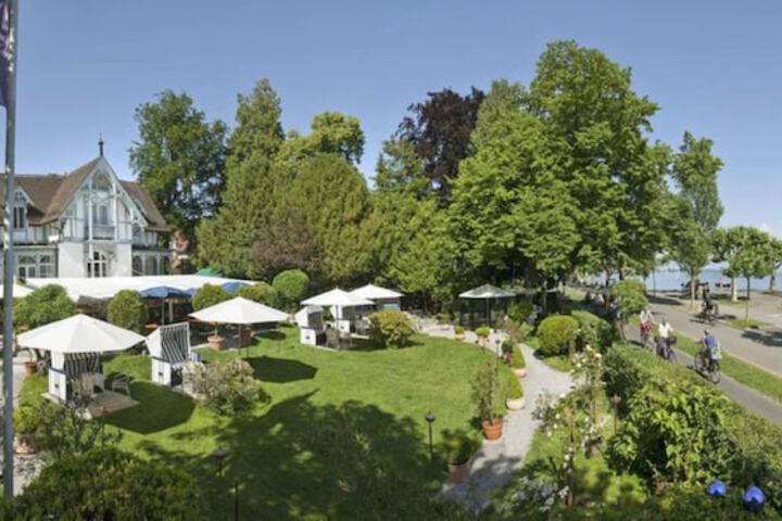 Exterior of Hotel Villa Barleben am See