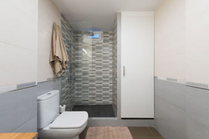 Room 3 of 27
