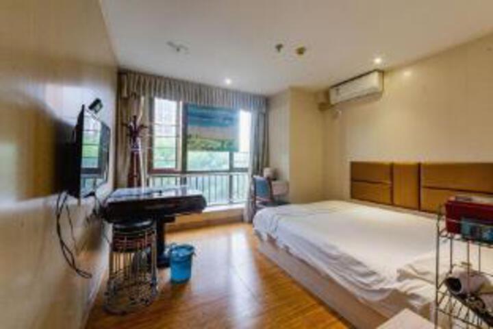 Room 6 of 6