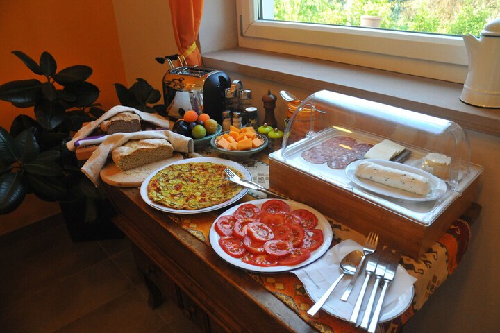 Dining 37 of 72