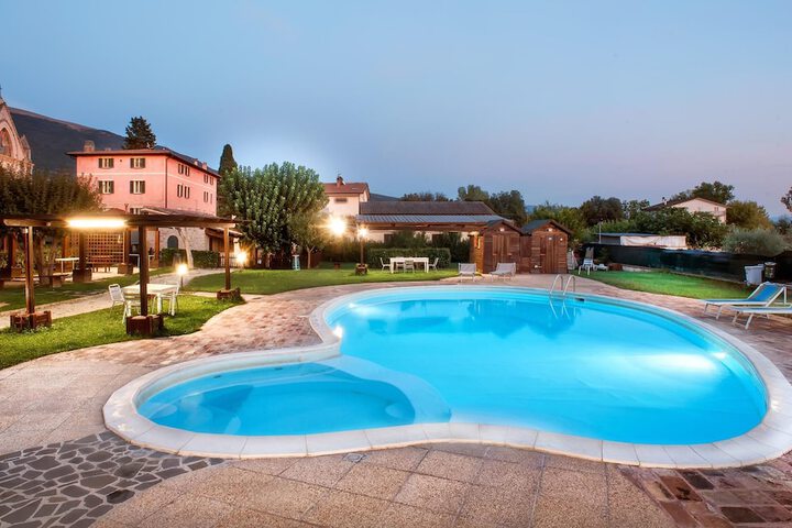Pools & Facilities