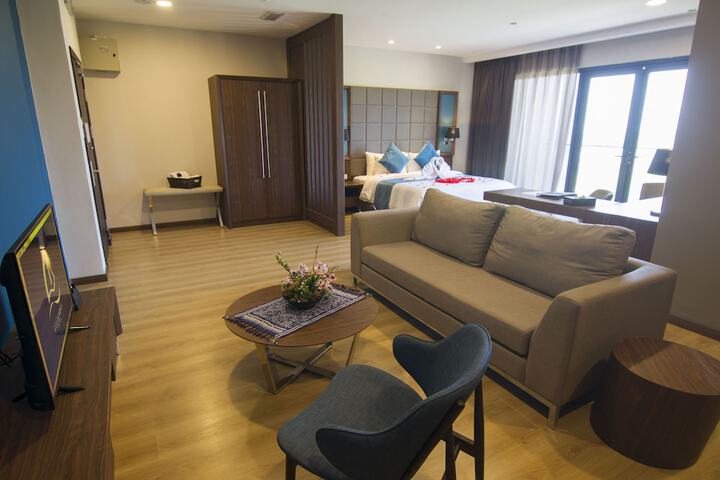 Room 13 of 22