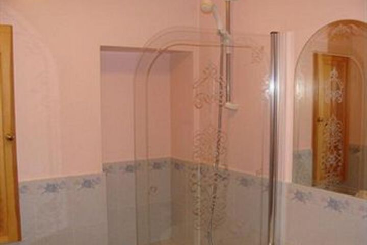Room 4 of 14