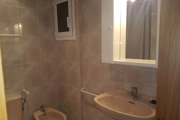 Room 8 of 13