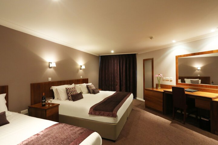 Room 7 of 93