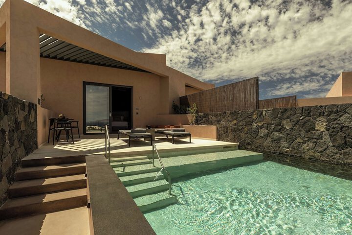 Pool 73 of 130