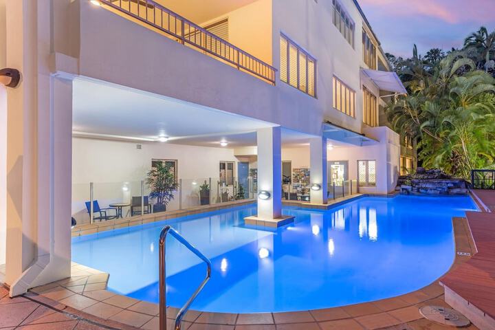 Pool Hotel