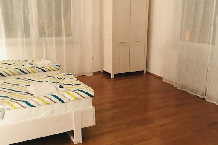 Room 18 of 19