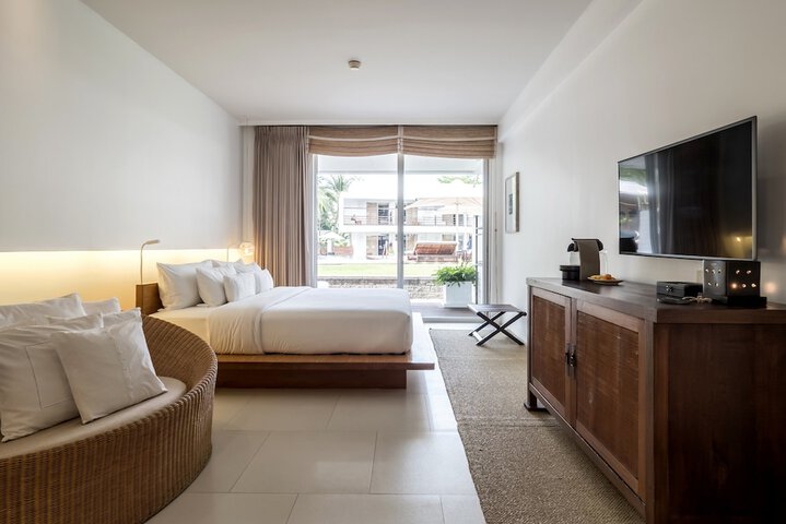 Room 4 of 86
