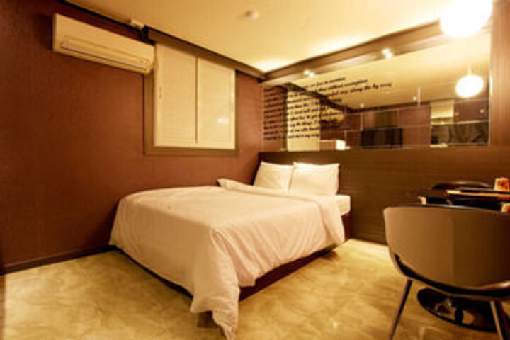 Room 22 of 78