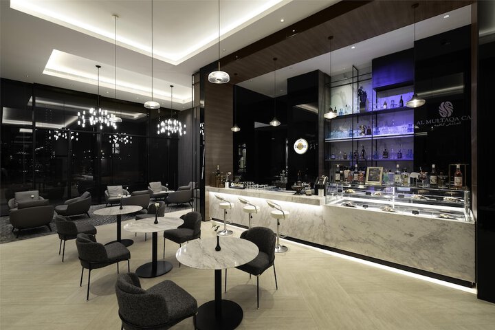 Lounge 72 of 120