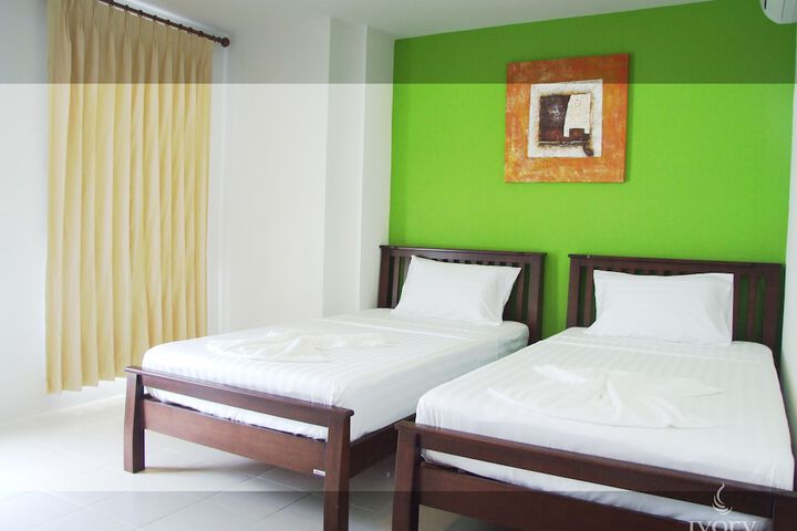 Room 3 of 28