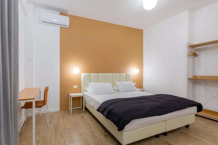 Room 12 of 40