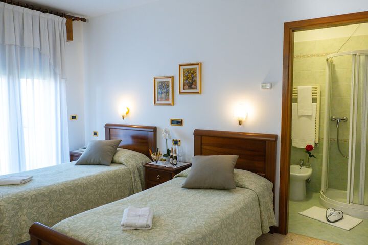 Room 9 of 89