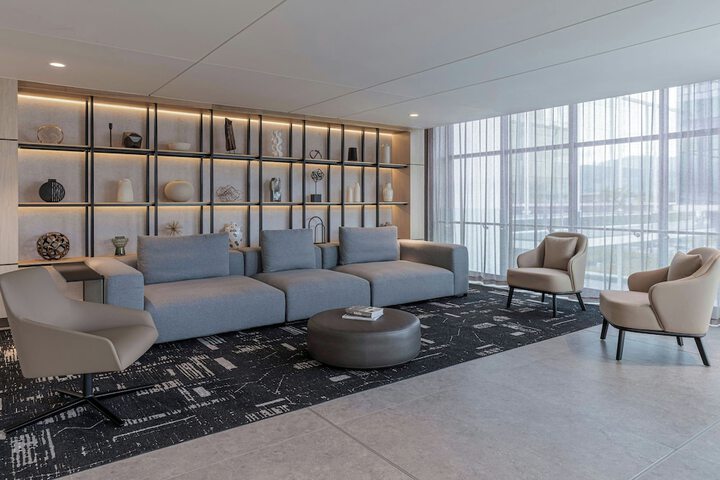 Lobby lounge