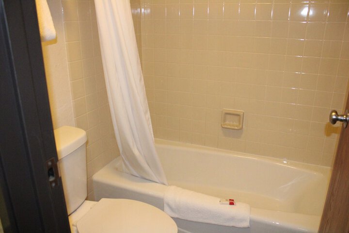 Standard Double Room 2 Queen Beds (4 of 7)