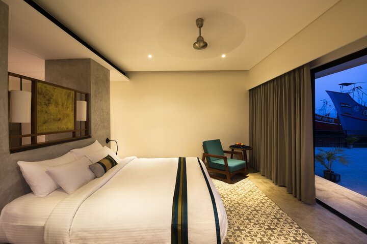 Room 13 of 54