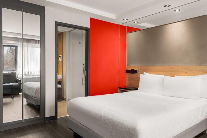Room 26 of 58