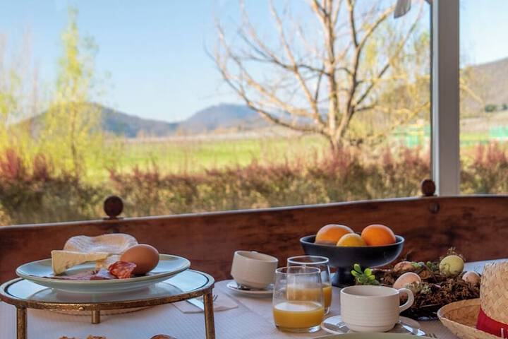 Breakfast/Coffee Service 27 of 37