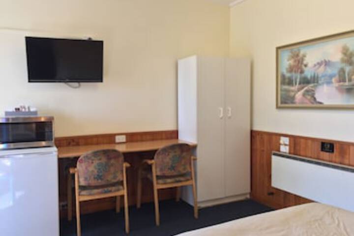 Room 43 of 123