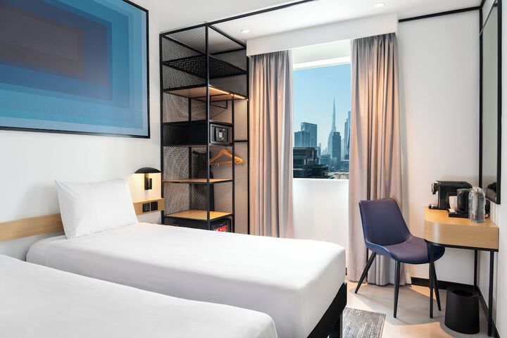 Room 13 of 95