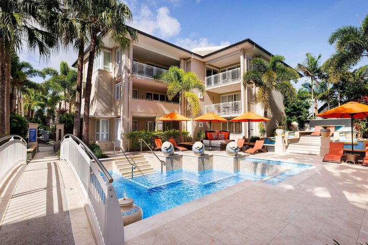 Hotel with Pool