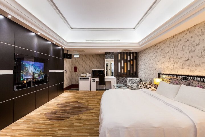 Room 72 of 216
