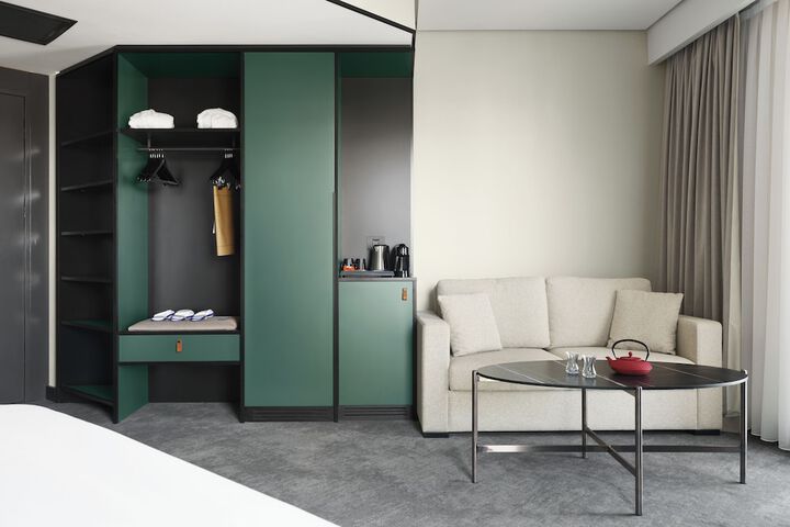 Room 50 of 100