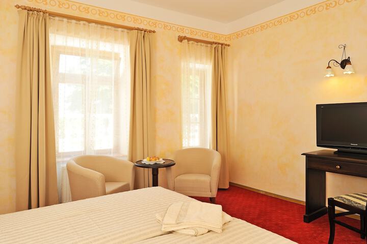 Room 9 of 45