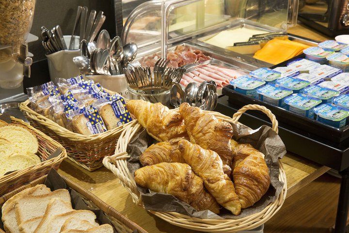 Breakfast/Coffee Service 36 of 40