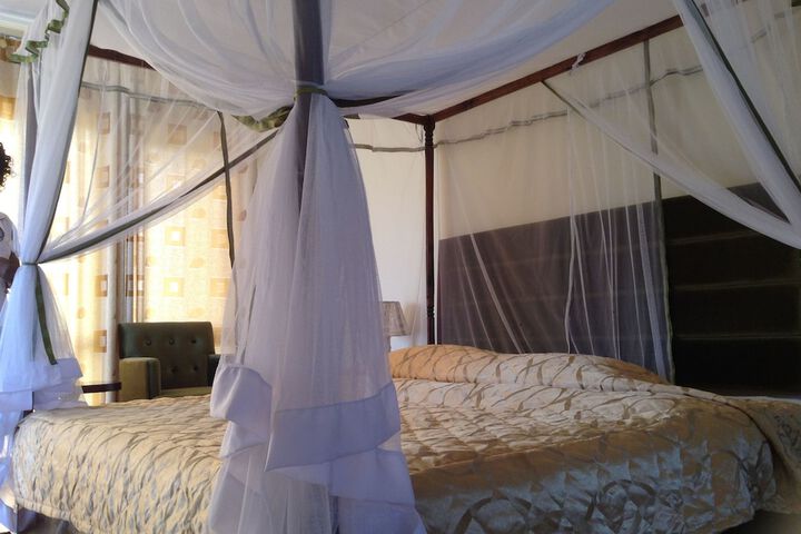 Room 14 of 90