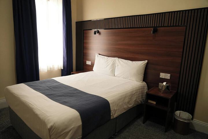 Room 84 of 208