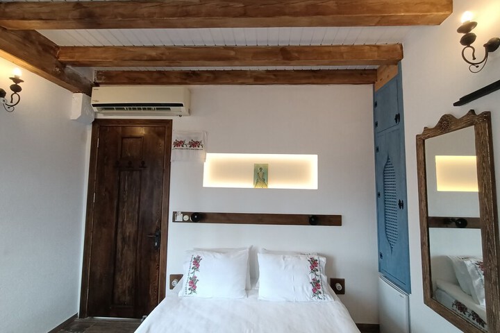 Room 40 of 85