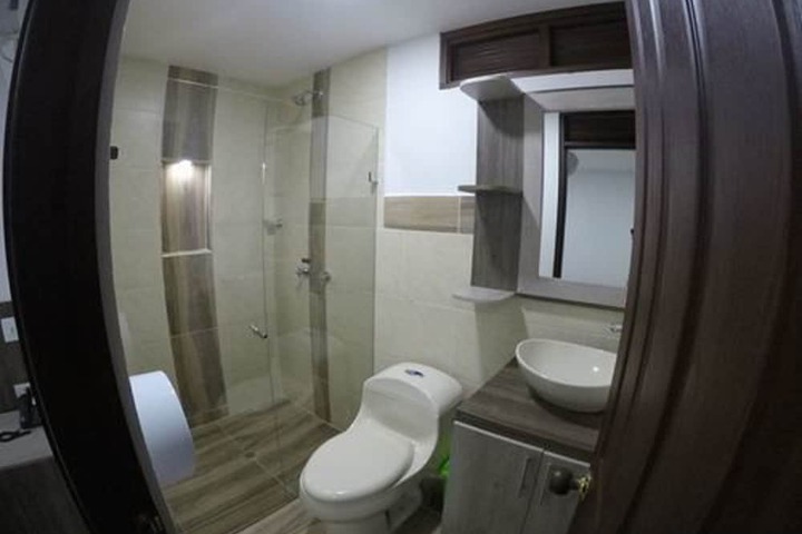 Room 9 of 16