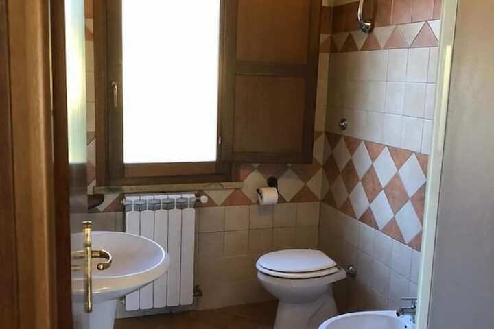Room 11 of 27