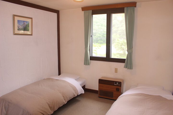 Room 5 of 19