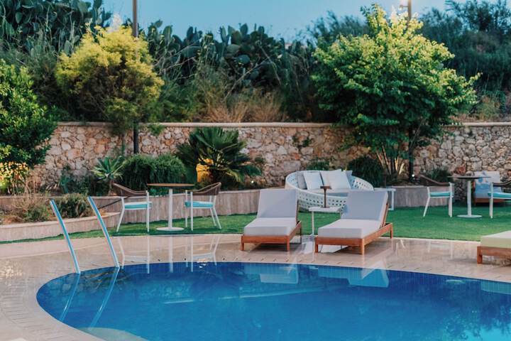 Pool 27 of 50