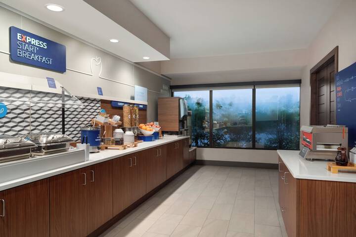 Breakfast/Coffee Service 27 of 34