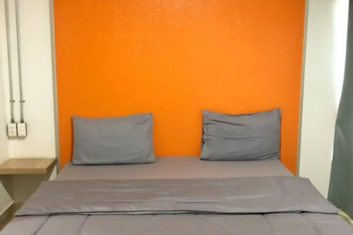 Room 2 of 2
