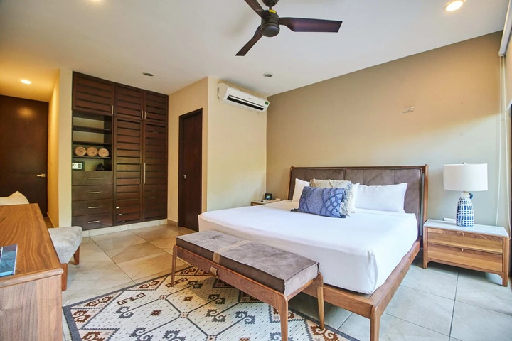 Room 2 of 19