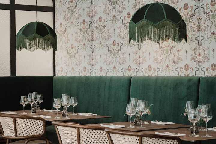 Dining 60 of 81