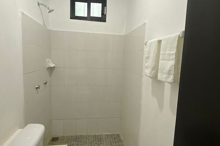 Room 8 of 10