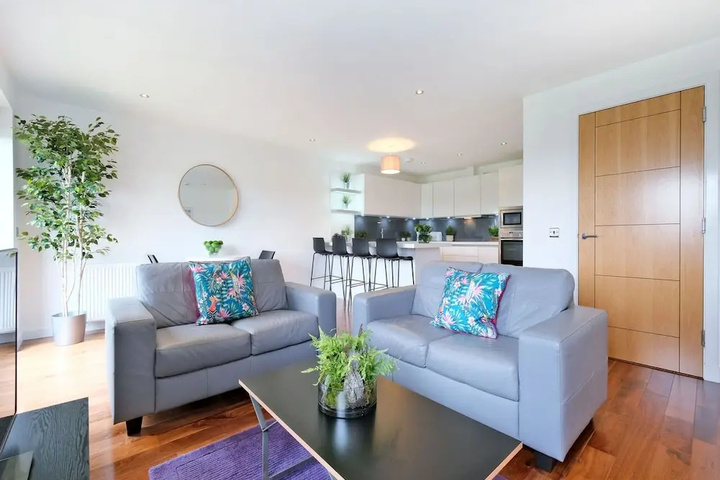 Stunning two Bedroom Home in West End Area of Aberdeen