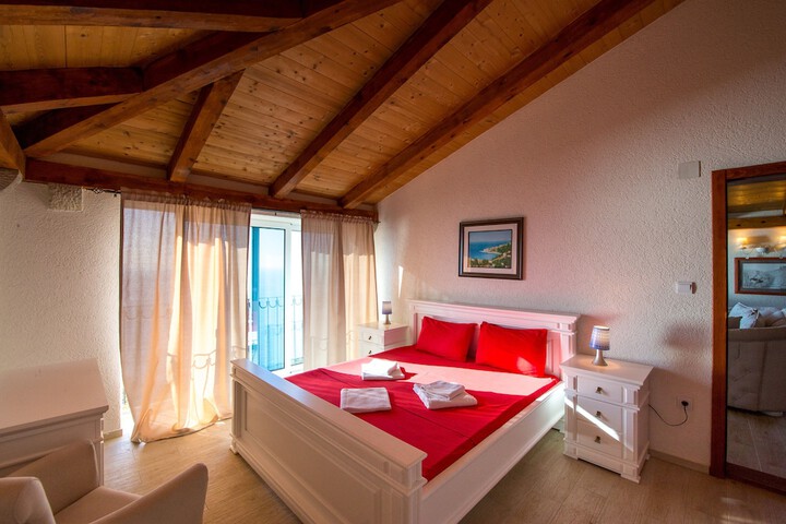 Room 4 of 59